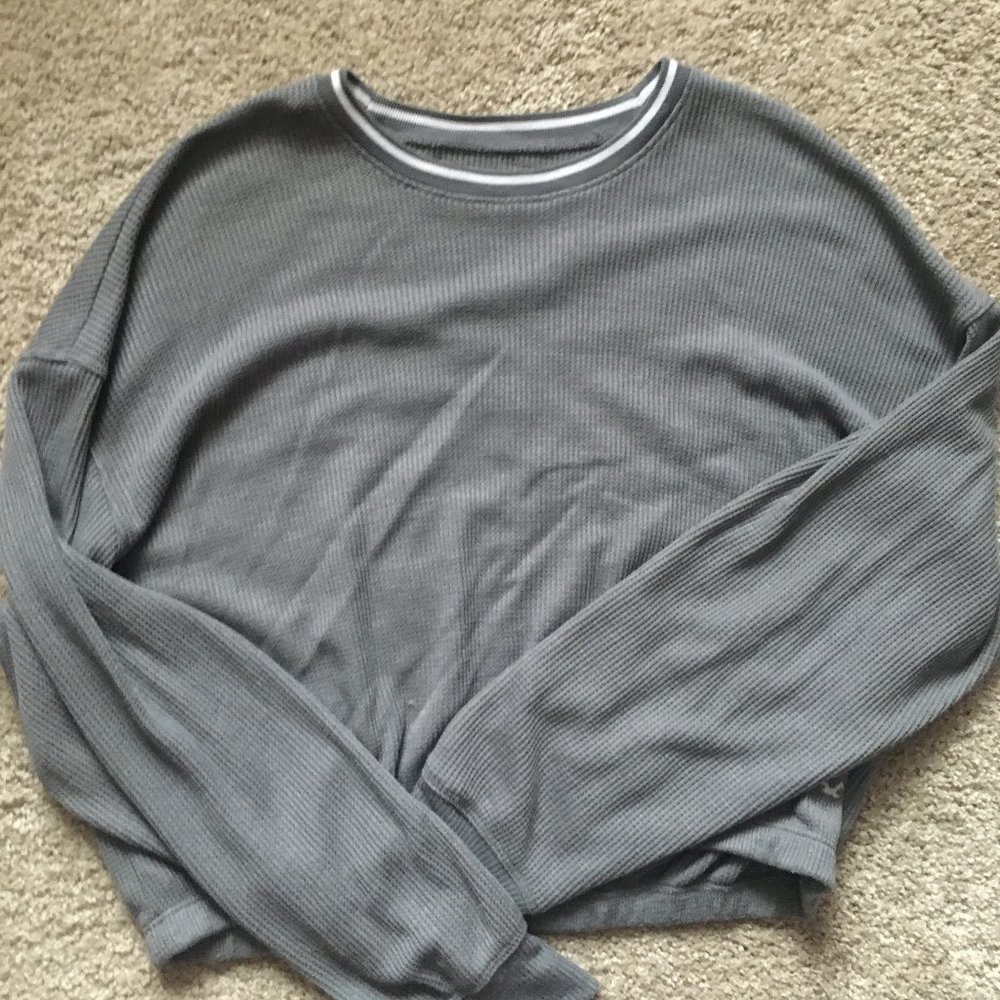 Gray long sleeve crop ringer tee